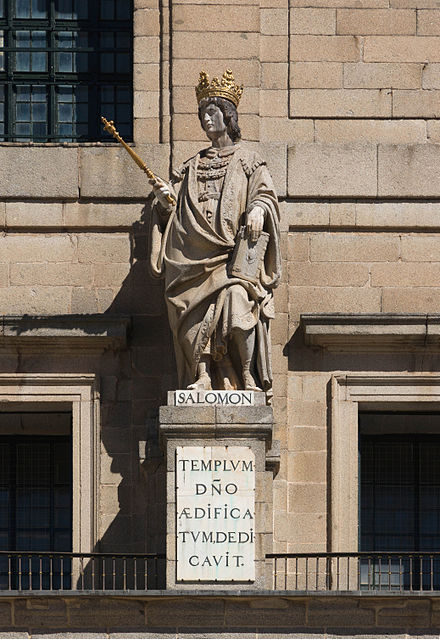 Statue of King Solomon on the façade of the Basilica