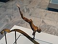Fildişinden yapılmış bir boğa sıçrayıcısı heykeli, Knossos