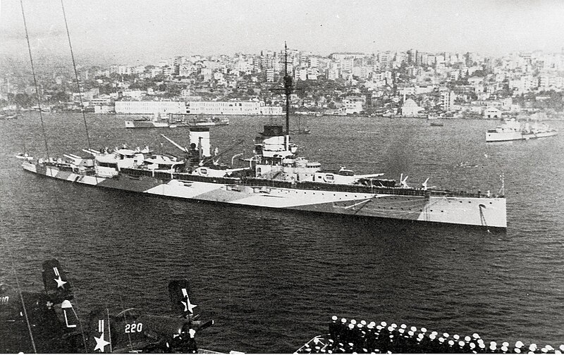 File:TCG Yavuz (B-70) of the Turkish Navy in Istanbul.jpg