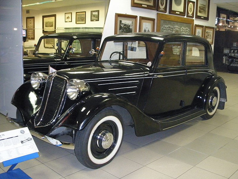 File:Tatra 75 vintage car.JPG