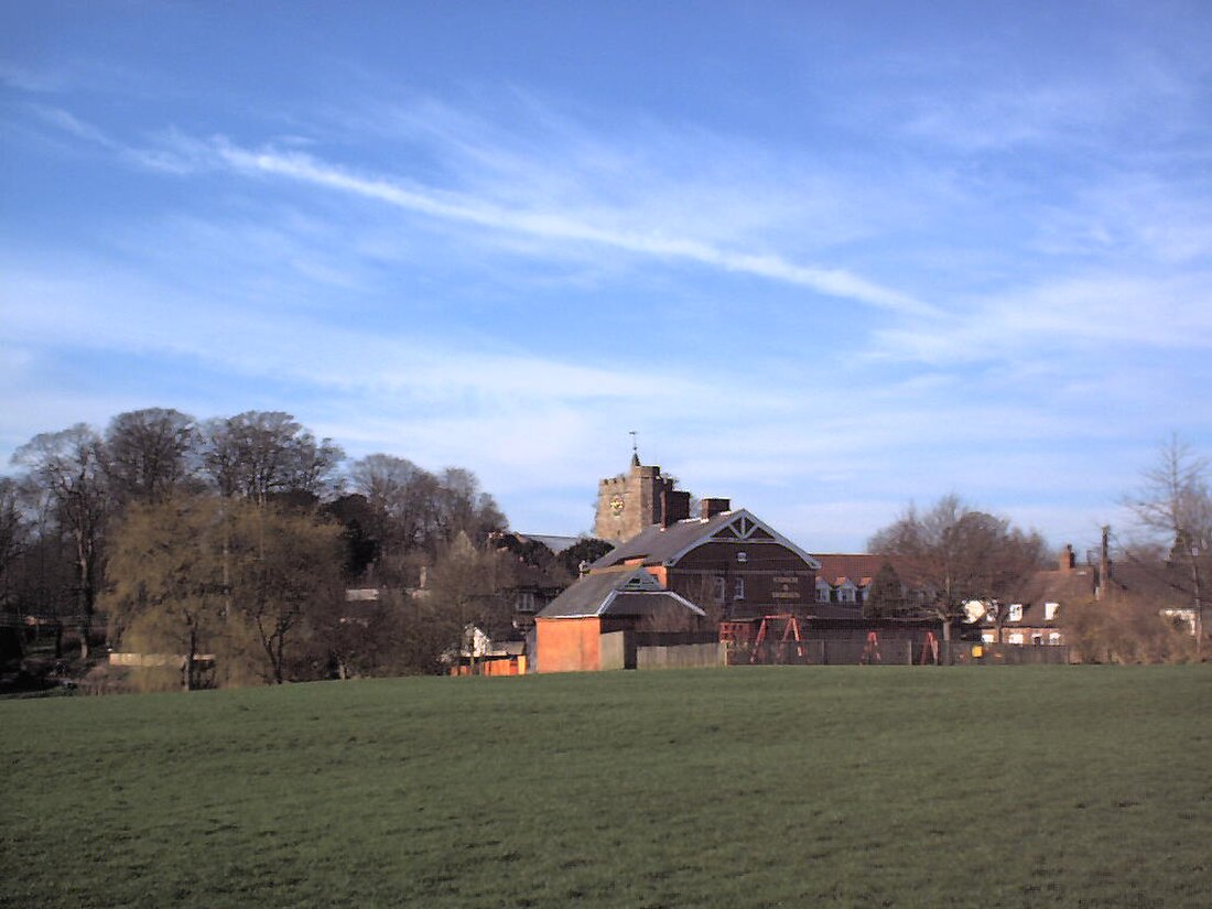 File:Tayne Field Lyminge.jpg