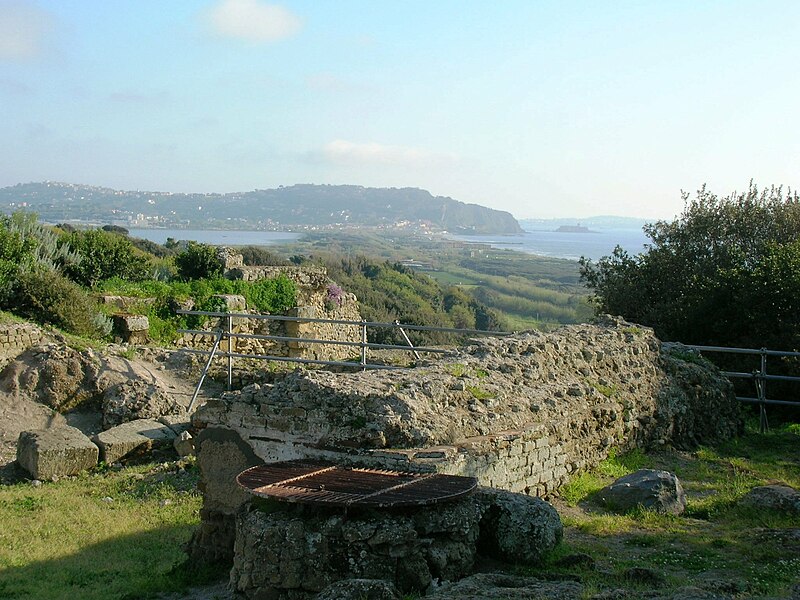 File:Tempio di Apollo 7.jpg