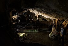 The inside of MAKIDOH（limestone cavern）2.JPG