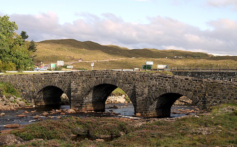 File:The old bridge over Sligachan River in summer 2012 (4).JPG