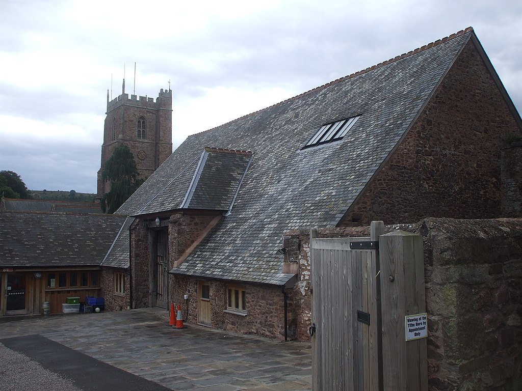 Small picture of Dunster Tithe Barn courtesy of Wikimedia Commons contributors