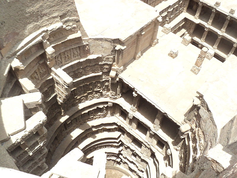 File:Top View Of Rani Ki Vav.JPG