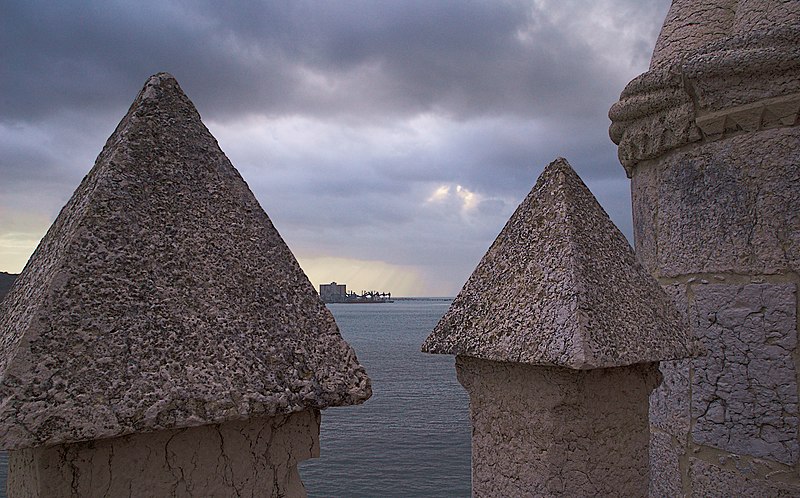 File:Torre de Belém by Juntas 17.jpg