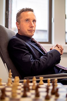 Torstein Bae, managing partner Legalis og sjakkekspert NRK 01.jpg