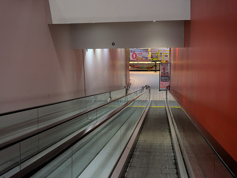 File:Travelator à Bergson.jpg