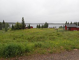 Tuolpukka med Tuolpukkajärvi i bakgrunden