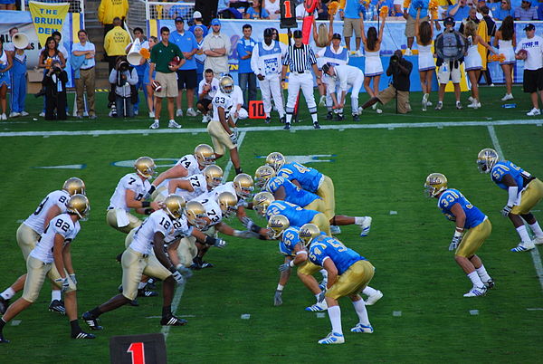 Jimmy Clausen directs the ND offense