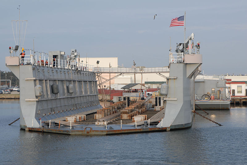 File:US Navy 061102-N-4238B-036 The crew of the auxiliary floating dry dock Dynamic (AFDL 6) prepares for an incoming craft.jpg