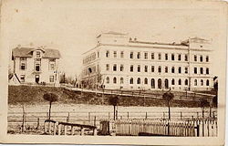 Velika realna gimnazija nakon dogradnje zapadnog krila, tahun 1903. godine.jpg