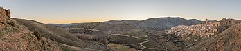 Vista panorâmica de Moros, província de Saragoça, Espanha. (definição 15 469 × 3 326)