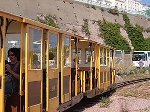 Brighton: Géographie, Histoire, Population et société