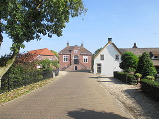 <span class="mw-page-title-main">Maasbommel</span> Small city in Gelderland, Netherlands