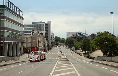 Comment aller à Boulevard Léon Bureau en transport en commun - A propos de cet endroit