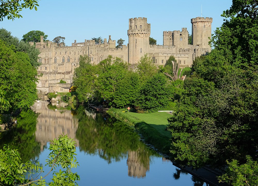 Britain castles. Уорикский замок, Великобритания. Замок Уорвик Англия. Замок в графстве Уорикшир Англия. Замок Уорик-Касл.