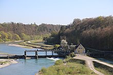 Isar, Isar-Werkkanal und Wehranlage Großhesselohe nahe der Großhesseloher Brücke