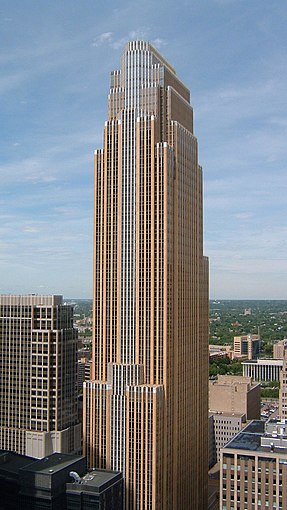 Postmodern architecture: Wells Fargo Center in Minneapolis, Minnesota, U.S., completed 1988