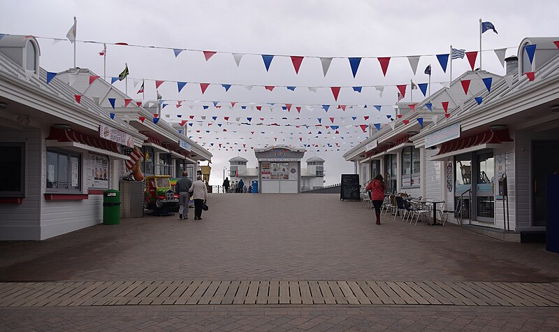 File:Weston-super-Mare MMB 55 Grand Pier.jpg