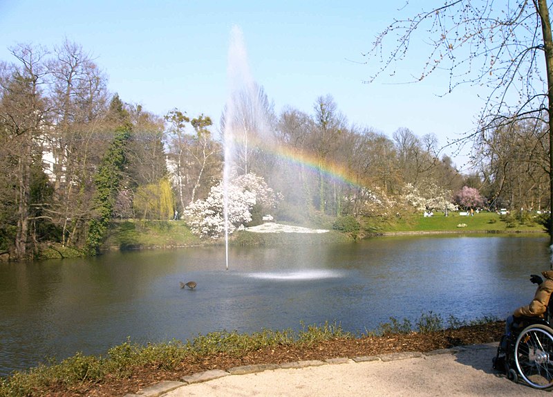 File:Wiesbaden Kurpark-2.jpg