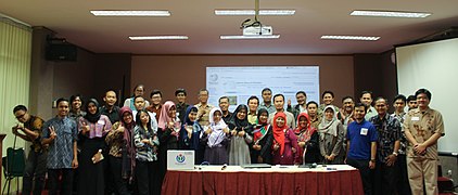 Group photo of WikiLatih participants at Sunan Gunung Djati State Islamic University, Day 1