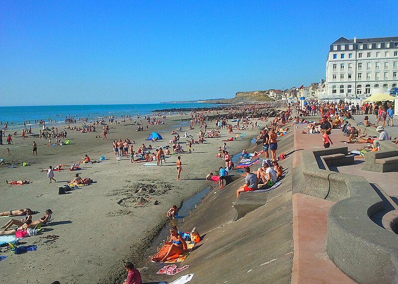 File:Wimereux beach.jpg