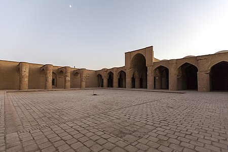 مسجد تاریخانه دامغان.jpg