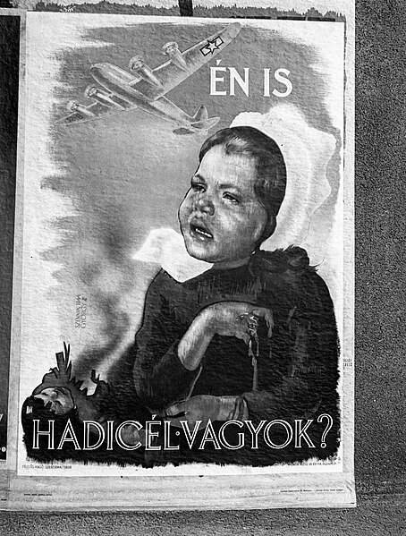 File:'Én is hadicél vagyok?', Szennik György plakát, 1944 Fortepan 72718.jpg