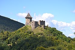 Šiatorská Bukovinka - hrad Šomoška.jpg