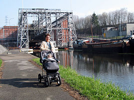 Houdeng-Goegnies, the "old section of the "Canal du Centre".