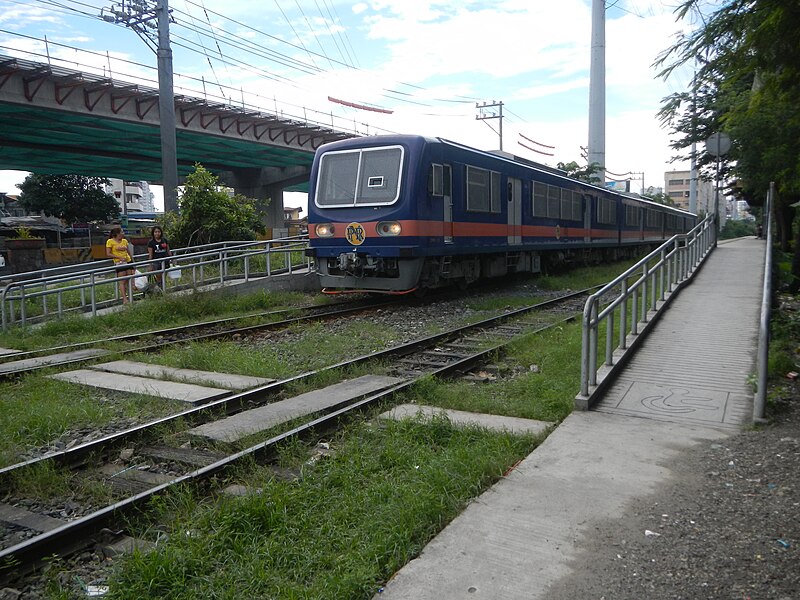 File:0290jfSan Andres Manila Street railway station PNR Manilafvf 09.jpg