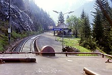 Blick aus einer Lok (Fahrtrichtung Innsbruck) auf den ehemaligen Haltepunkt Klösterle