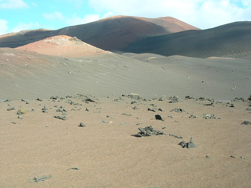 File:12 Ruta de los Volcanes, Valle de la Tranquilidad.jpg