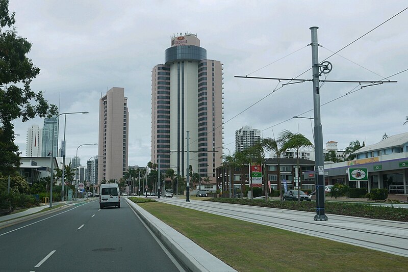 File:14-02-06 Gold Coast Highway with Light Rail in the Median.jpg