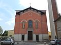La chiesa dedicata al patrono San Gottardo, costruita nel 1633. Fiancheggiata dal suo campanile, del 1958, che si ispira a quello di San Marco a Venezia