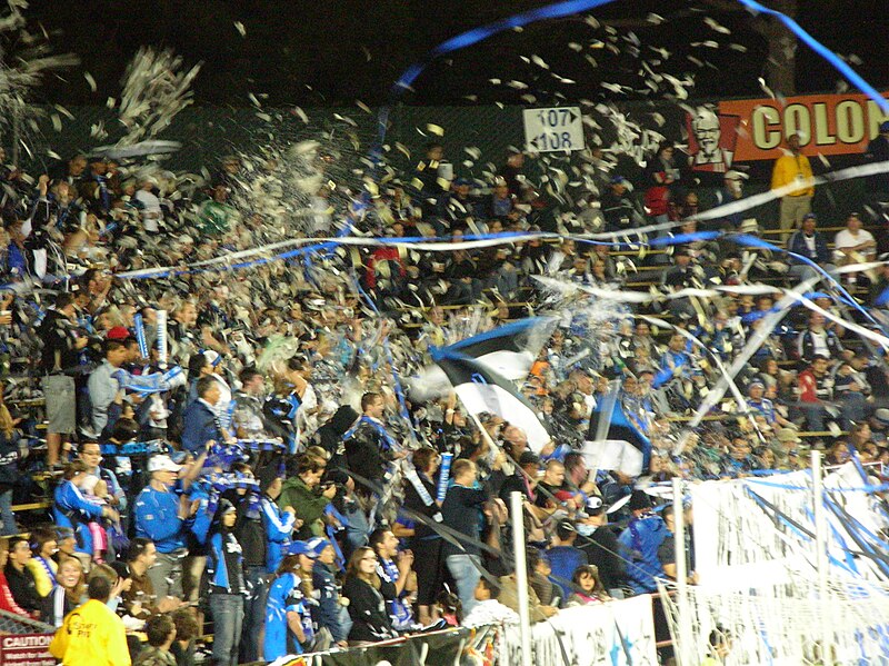 File:1906 Ultras tifo at Dynamo at Earthquakes 2010-10-16 1.JPG