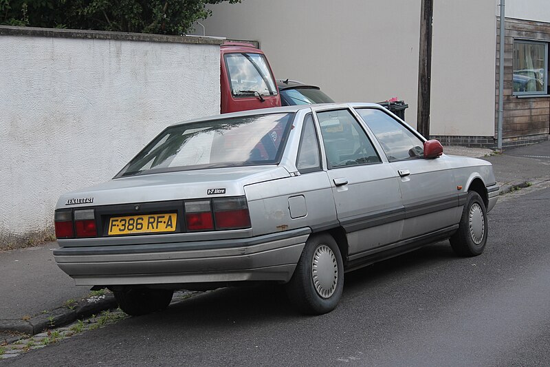 File:1988 Renault 21 1.7 TS (14448803777).jpg