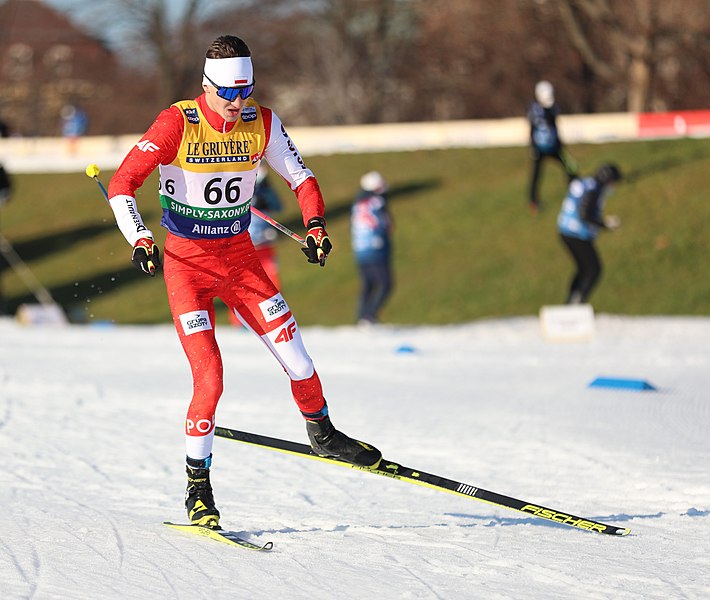 File:2020-12-19 Men's Prolog at FIS Cross-Country World Cup 2020-21 in Dresden by Sandro Halank–645.jpg