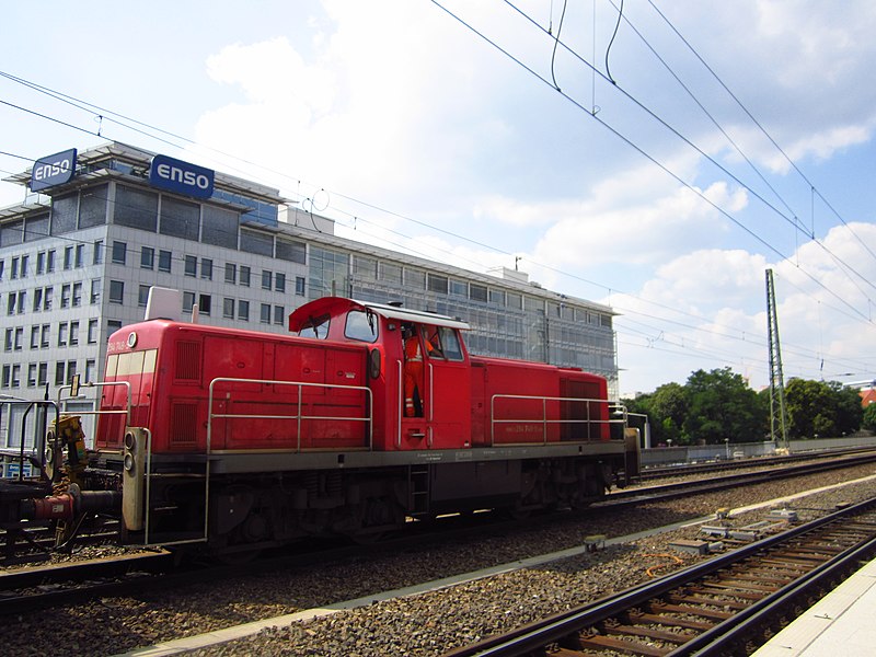 File:294 748-9 Dresden Hauptbahnhof (2).jpg