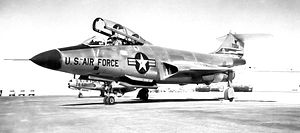 444th Tempur-Pencegat Skuadron F-101B 57-354 1962.jpg