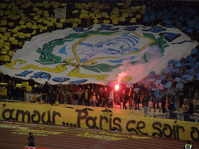 File:AEK fans vs PSG 2007.jpg - Wikipedia