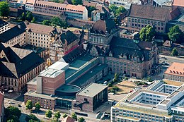 Vue aérienne de Nuremberg Schauspielhaus-Opernhaus.jpg