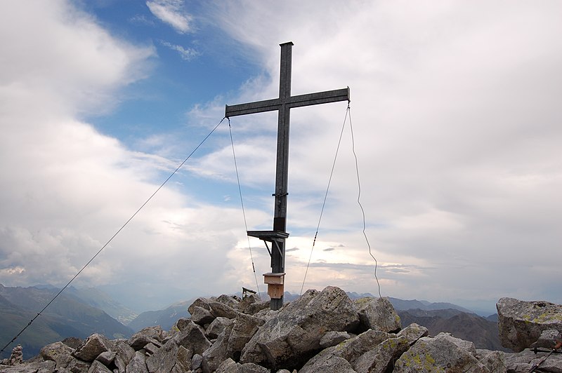 File:Almerhorn - Gipfelkreuz.JPG