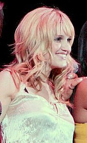 Ashley Roberts chanteuse 2005.jpg