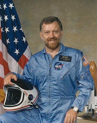 <span class="mw-page-title-main">Paul Scully-Power</span> Australian-American oceanographer and astronaut (born 1944)