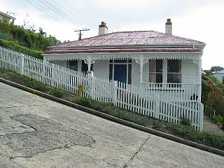 <span class="mw-page-title-main">Baldwin Street</span> Steepest street in the world