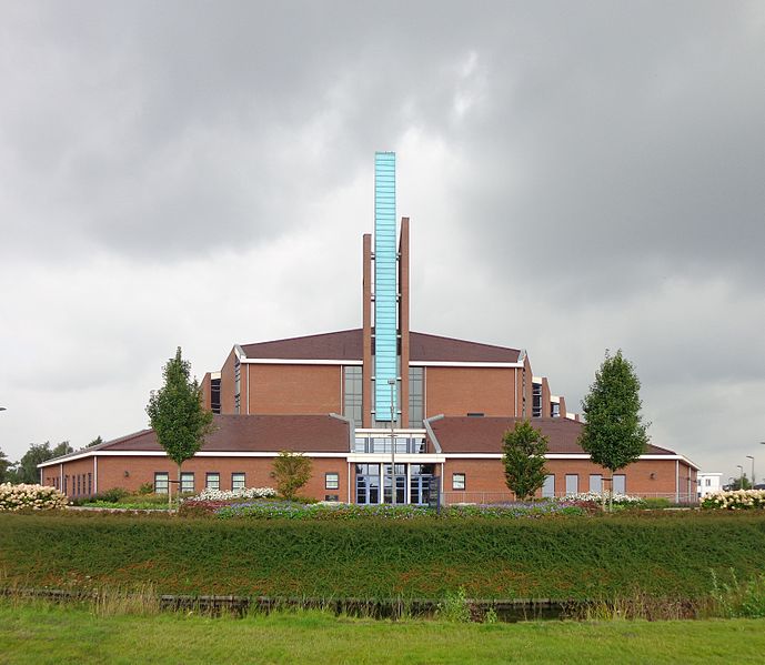 File:Barneveld Adullamkerk zuid.jpg