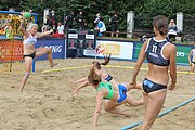 Deutsch: Beachhandball Europameisterschaften 2019 (Beach handball Euro); Tag 1: 2. Juli 2019 – Frauen, Vorrunde Gruppe D, Ukrine-Russland 2:1 (25:20, 14:17; 10:4) English: Beach handball Euro; Day 1: 2 July 2019 – Women Preliminary Round Group D – Ukraine-Russia 2:1 (25:20, 14:17; 10:4)